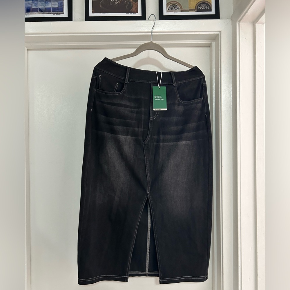 HALARA FLEX Black Midi Denim Skirt with Front Slit and pockets